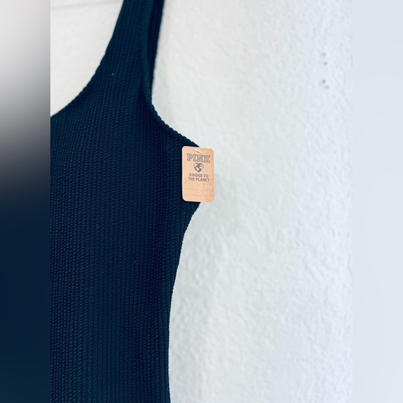 VICTORIA'S SECRET SWIM
Crinkle Scoop One-Piece Swimsuit size L NWT - Picture 3 of 11